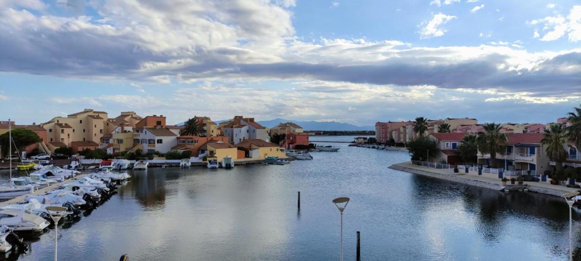 Studio Avec Vue Sublime Sur L'Etang Et Les Montagnes Catalanes Le Barcares Exterior photo